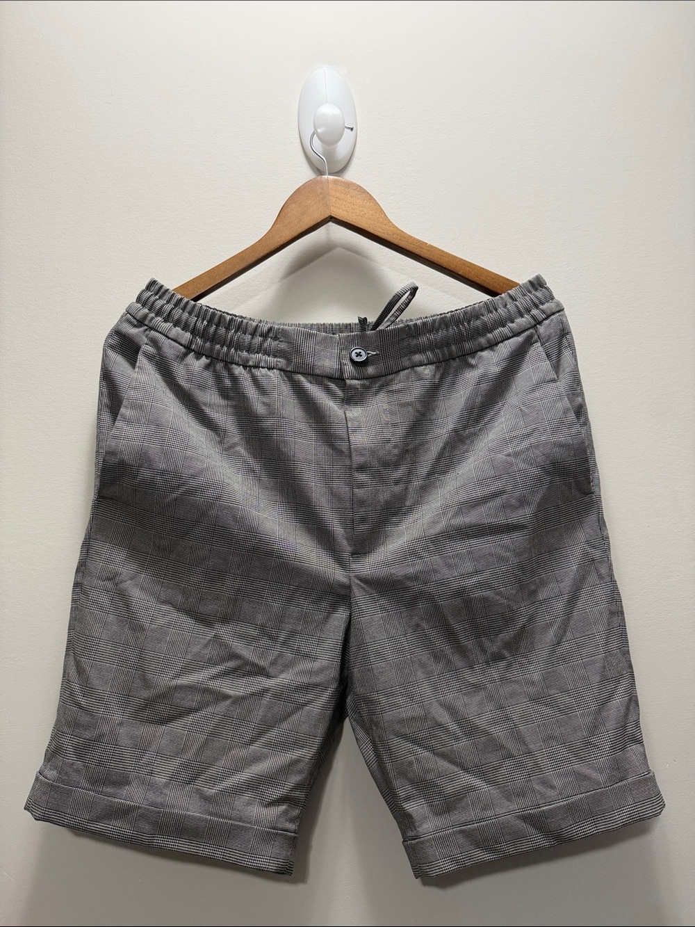H&M Men's Gray Flat-Front Pull-On Shorts Size M / Length 20